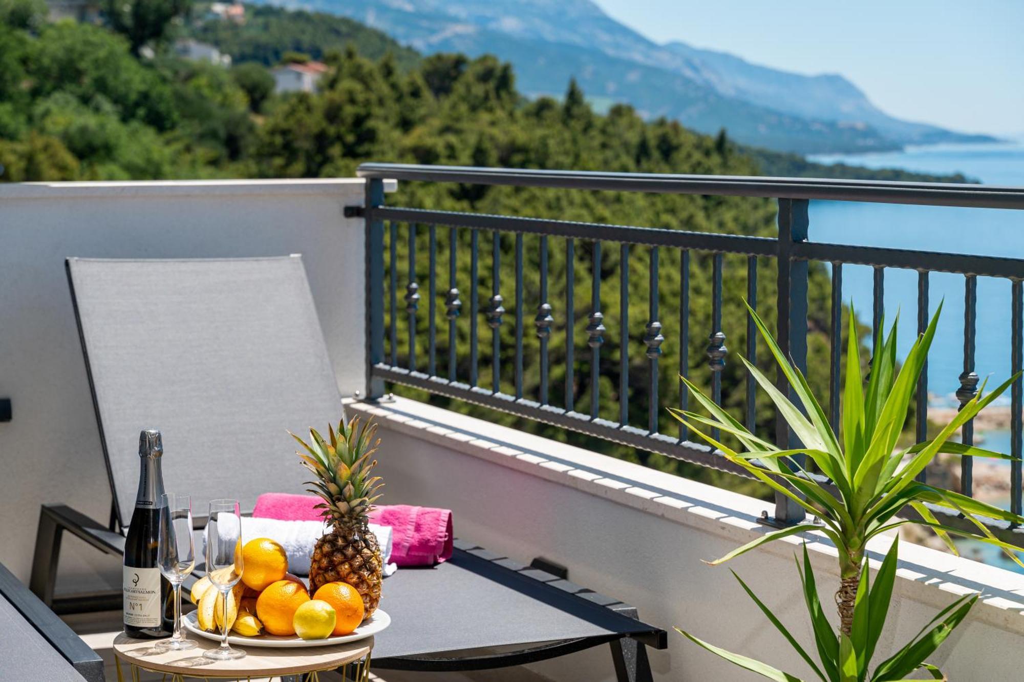 Seaview Apartments Nives Brela Cameră foto